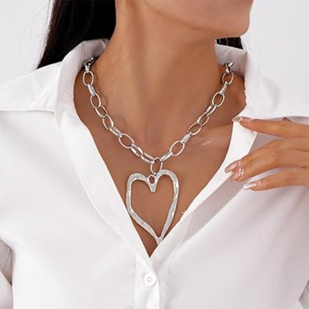 Chunky‎ Silver Chain Necklace with Heart Statement Piece - Picture 3 of 4